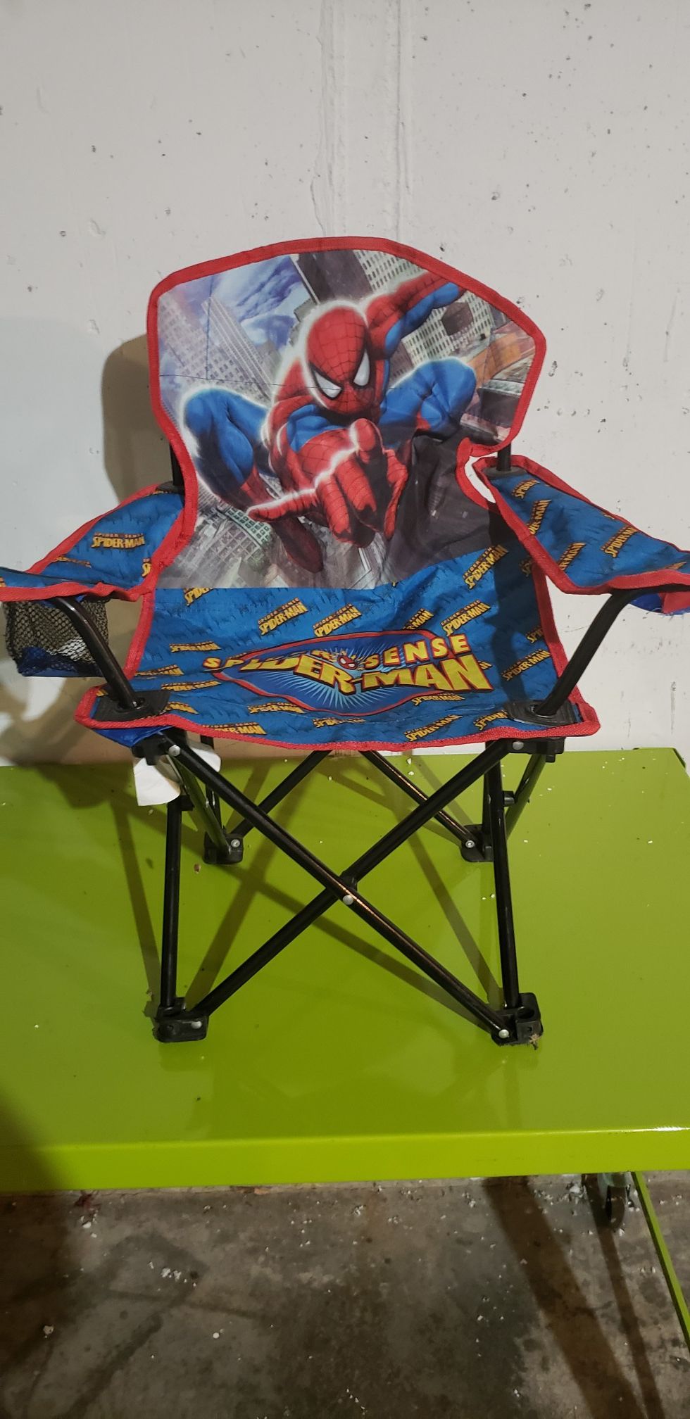 Kid's spiderman chair