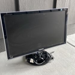 Samsung PX2370 23-Inch Widescreen LCD Monitor with LED Backlight 1080p