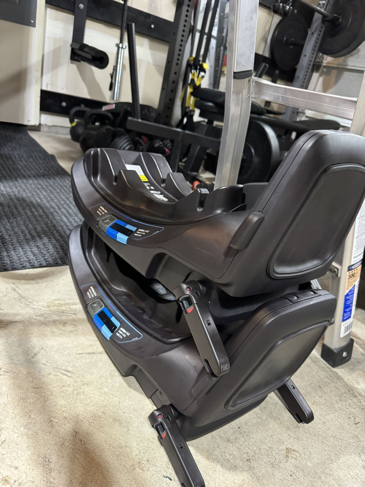 Nuna Car seat Base (2)