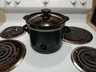 Black Slow Cooker with Glass Lid