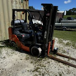 Toyota 8FCU32 Forklift 