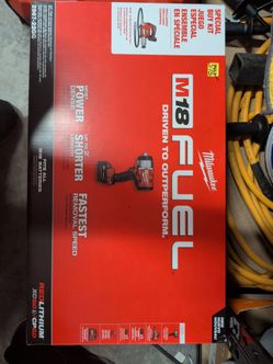 Milwaukee M18 1/2 high torque impact wrench (fuel 2967-20) plus M18!grease gun kit