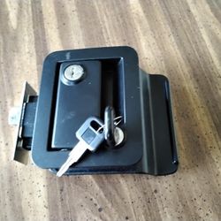 Travel Trailer Door Latch With Keys