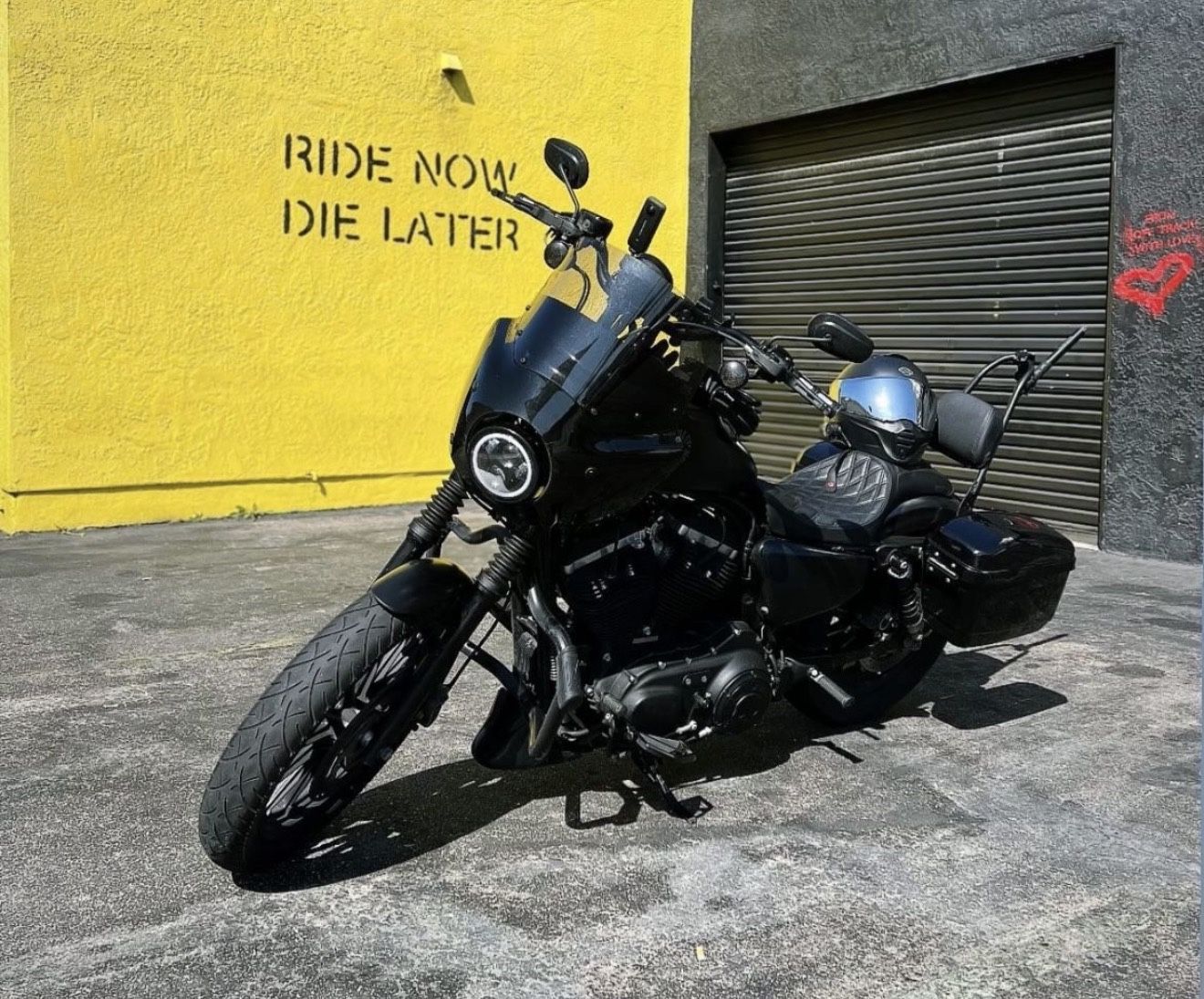 2014 Harley Davidson Sportster Iron 883