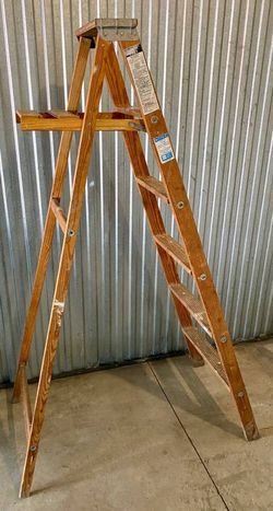 6 Ft 🪜 Strong Sturdy Solid Wooden Ladder