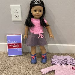 American Doll-Looks New- Extra Accessories 