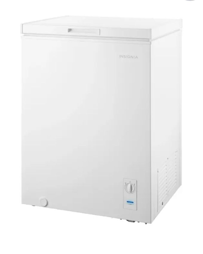 5 cu ft Chest Freezer, Garage Or Home - White