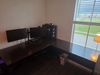Wooden L desk
