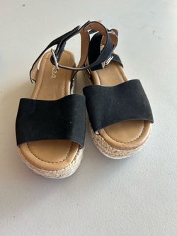 Girls black sandles