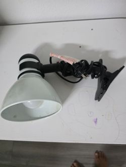 Desk lamp