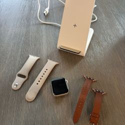 Apple Watch SE (2nd Gen) with Two Bands and Charging Dock