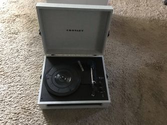 Crosley Voyager Portable Vinyl Turntable CR8017A Gray..NEW