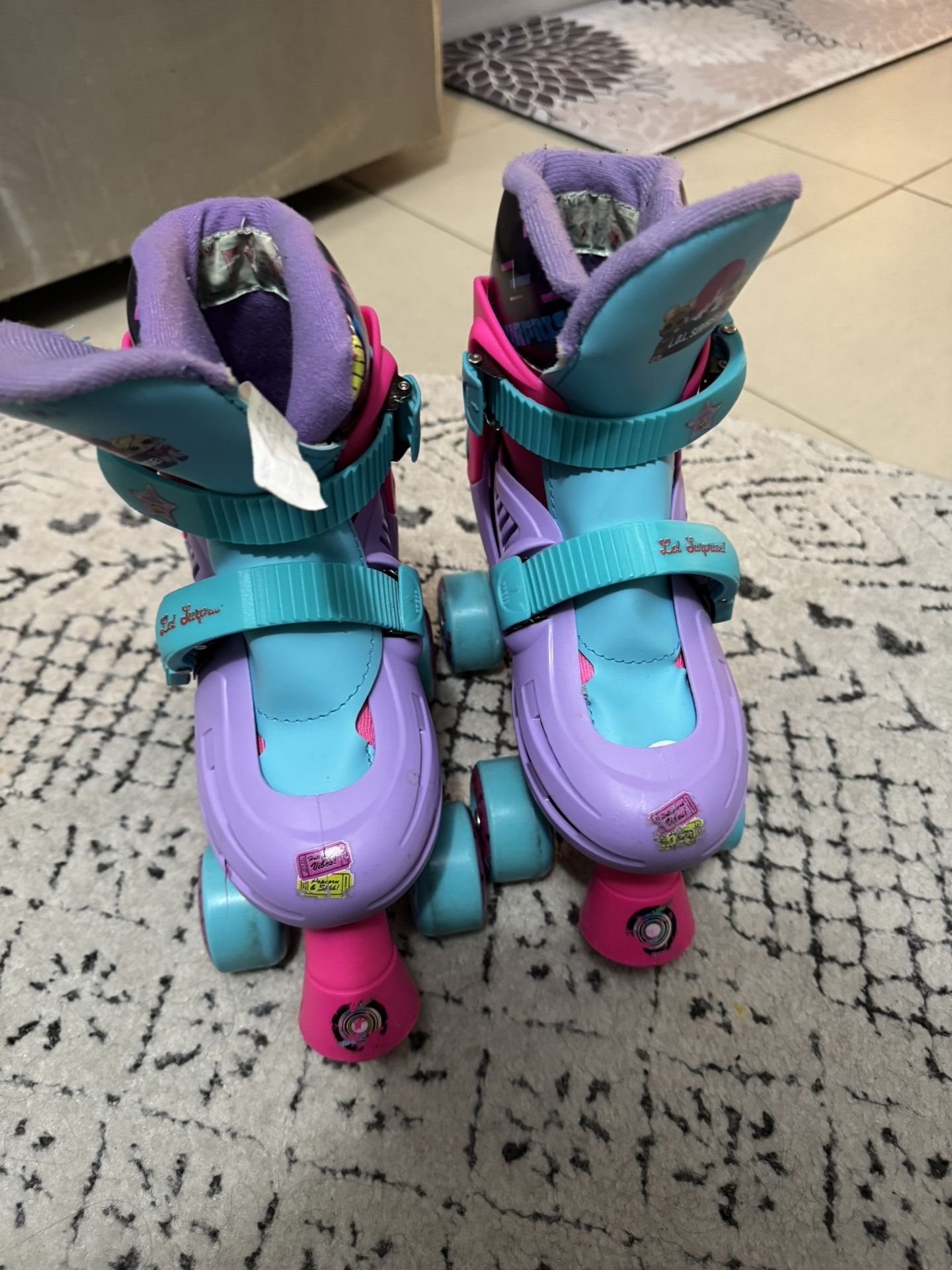 LOL DOLLS ROLLER SKATES