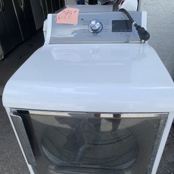 GE Clothes Dryer Like New . Warehouse pricing.  Warranty . Delivery Available . 2522 Market st. 33901