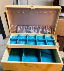 Vintage Lady Buxton Jewelry Box, Cream Faux Leather Train Case, Blue Velvet Lined Organizer, 1960s 2-Tier Jewelry Storage Chest