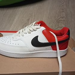Nike Sz 8 White Red And Black Sneakers