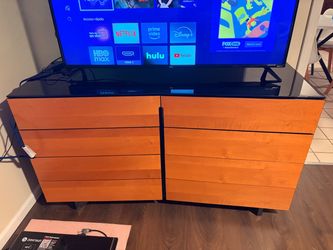 Black and Dark Brown Dresser with 6 Drawers – Excellent Condition