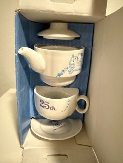 Hello Kitty 25th Anniversary Teapot And Cup Set