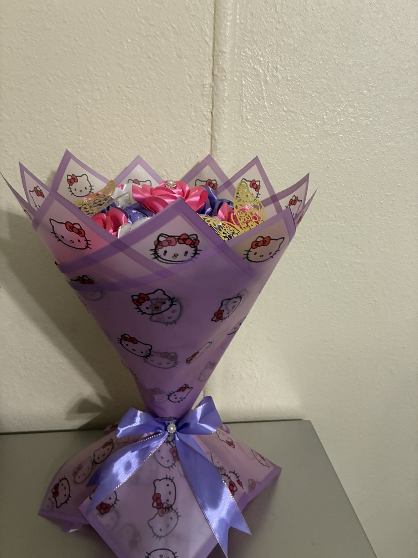 Hello Kitty Bouquet / Eternal Roses / Rosas Eternas