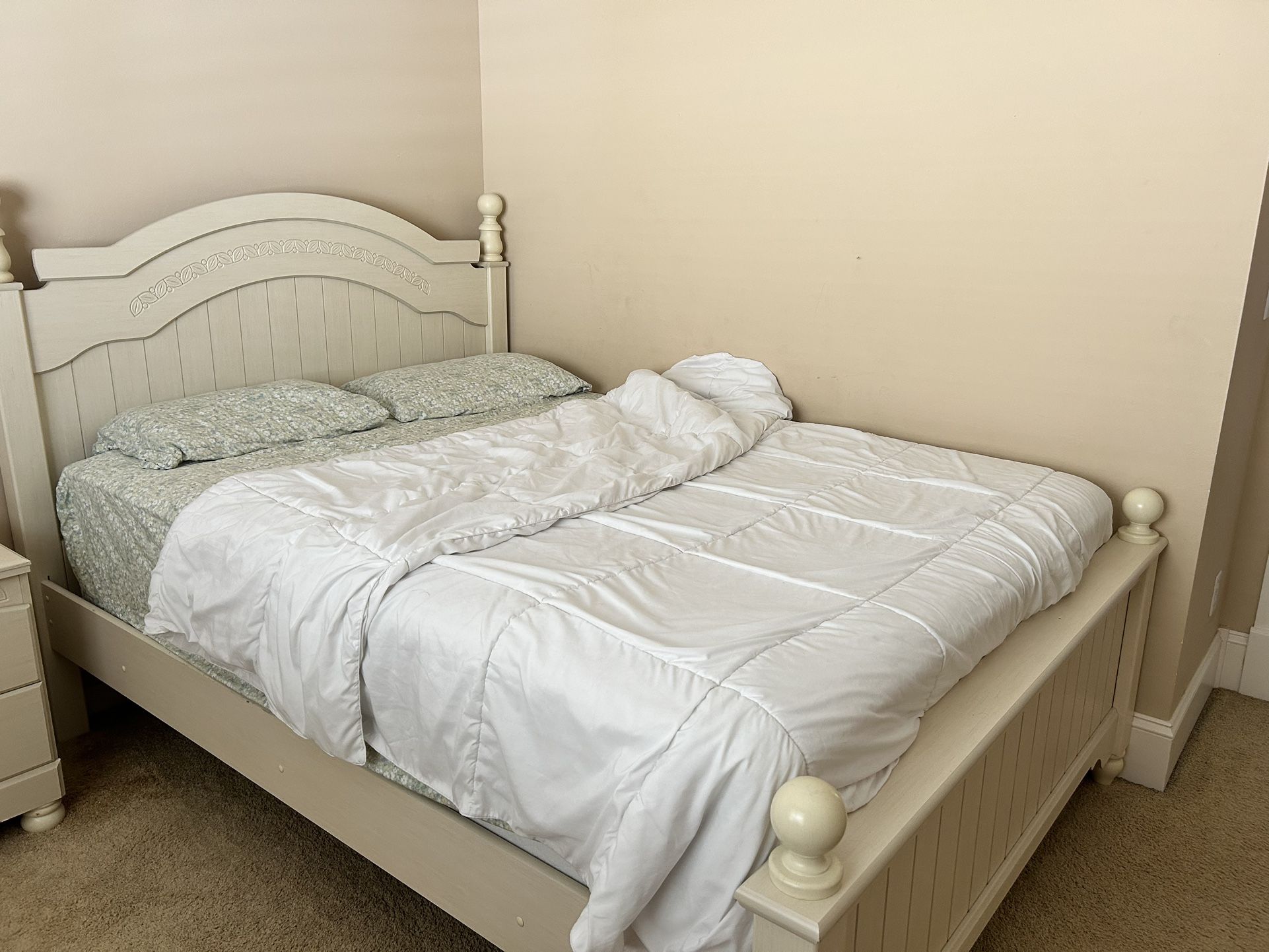 Queen Bed Frame Mattress And Boxspring