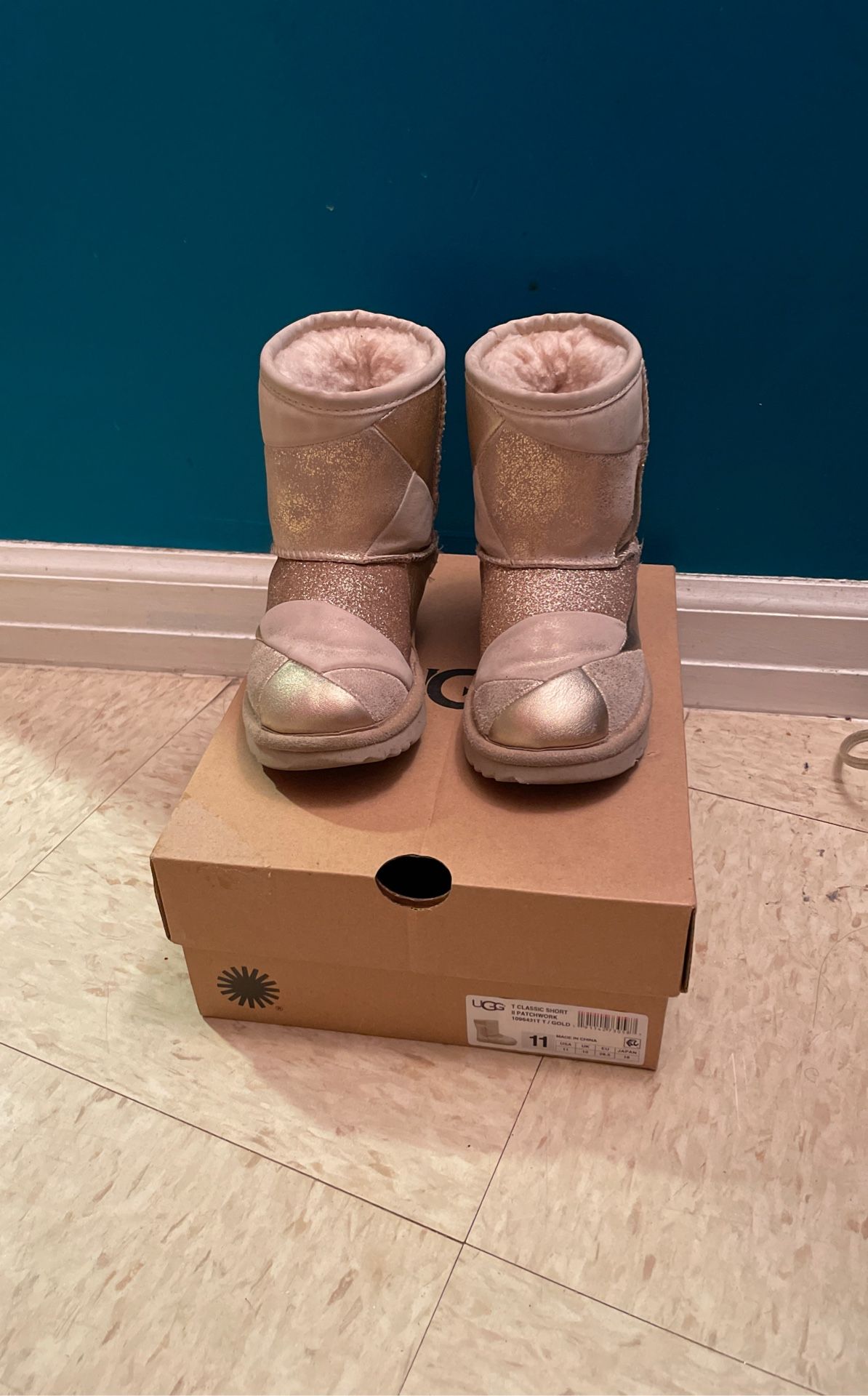 Toddler Ugggg Boots Size 11