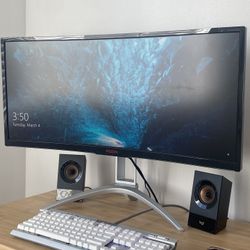 Gaming PC w/Monitor & Accessories 