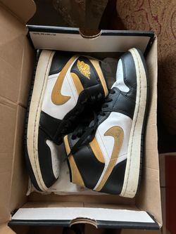 Air jordan 1 mid white pollen black