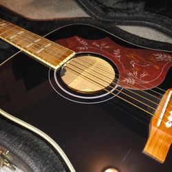 Epiphone Hummingbird Pro/Eb Acoustic/Electronic In Excellent Condition