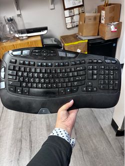 Logitech K30 wireless wave keyboard