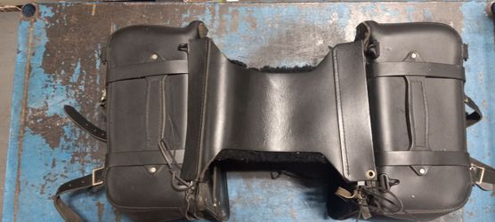 Leatherworks Throw Over Saddlebags for Harley Davidson Motorcycles