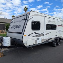 2014 Jayco Jay Feather Ultra Lite X23B Camper Trailer