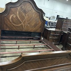 King Bedroom Set