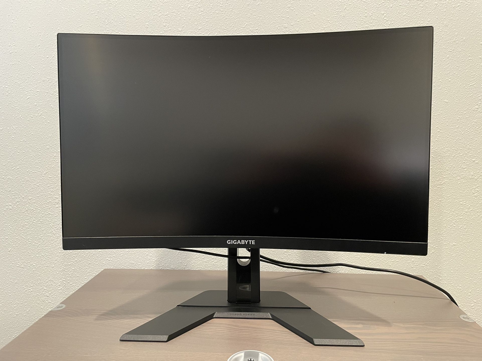 Gigabyte G27QC 27-in Curved Gaming Monitor QHD 2560 x 1440 165hz
