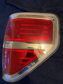 Ford F150 Right tail light 09-13