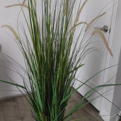 BEAUTFUL ARTIFICIAL PLANT 