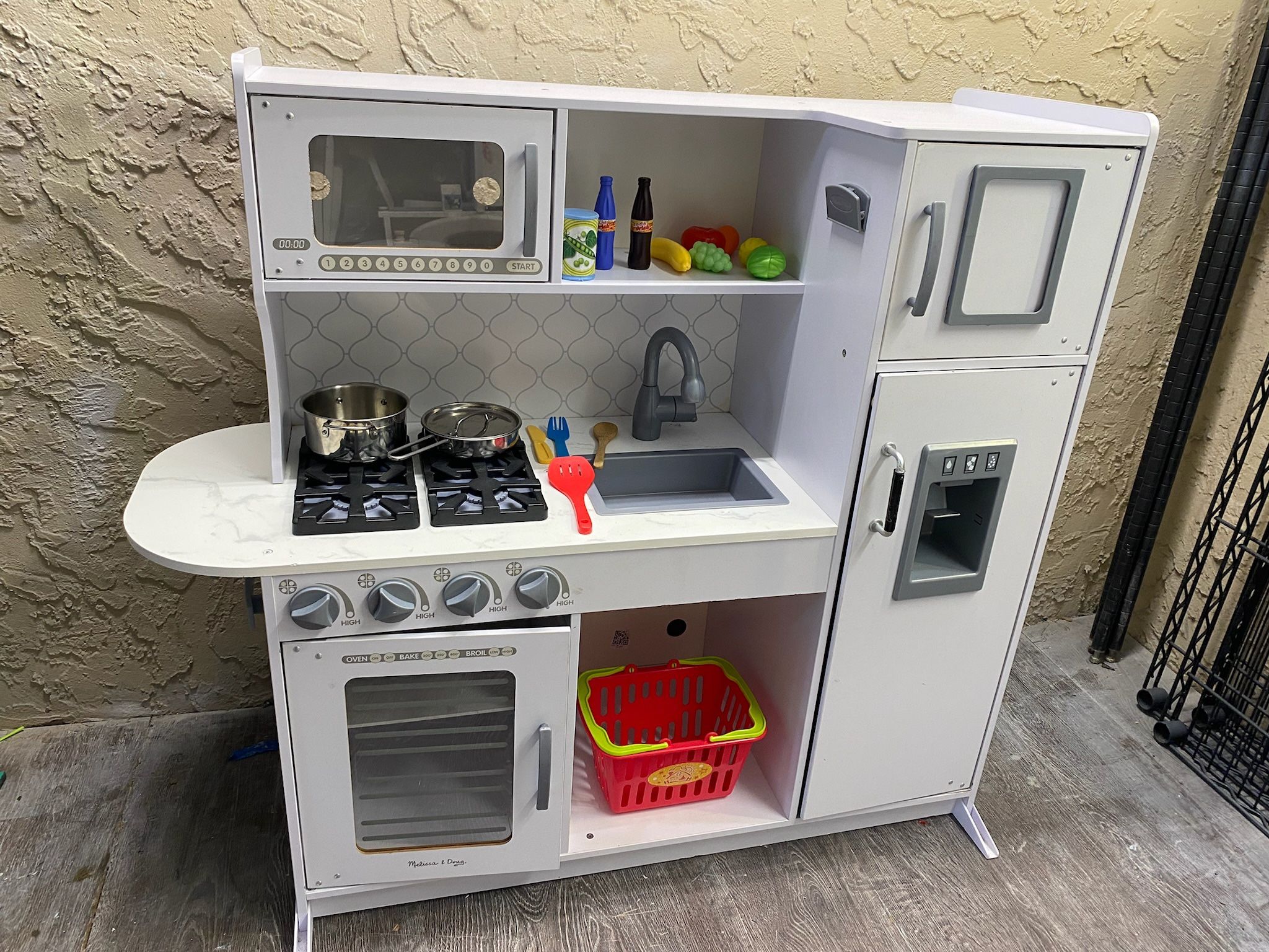 Melissa & Doug Wooden Play Kitchen - Local Delivery for a Fee - See My Other Items π