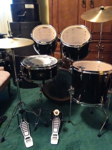 TAMA IMPERIAL STAR 5pc drum set Like New $250.00 Now $200.00 CA$H