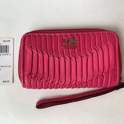 Women’s Coach Wristlet 