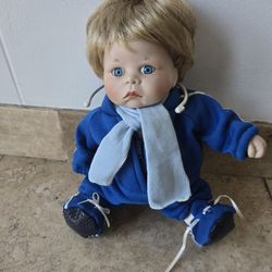 Porcelain Vintage Doll Made In Taiwa n    Seabla Español        n 