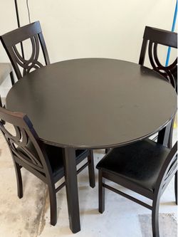 4 set table and chairs