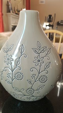 Decorative flower pot