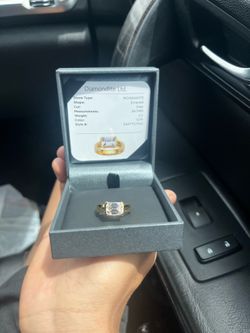 Gra Diamondlite Ltd. Moissanite Emerald-Cut Gold Ring - Clear Stone