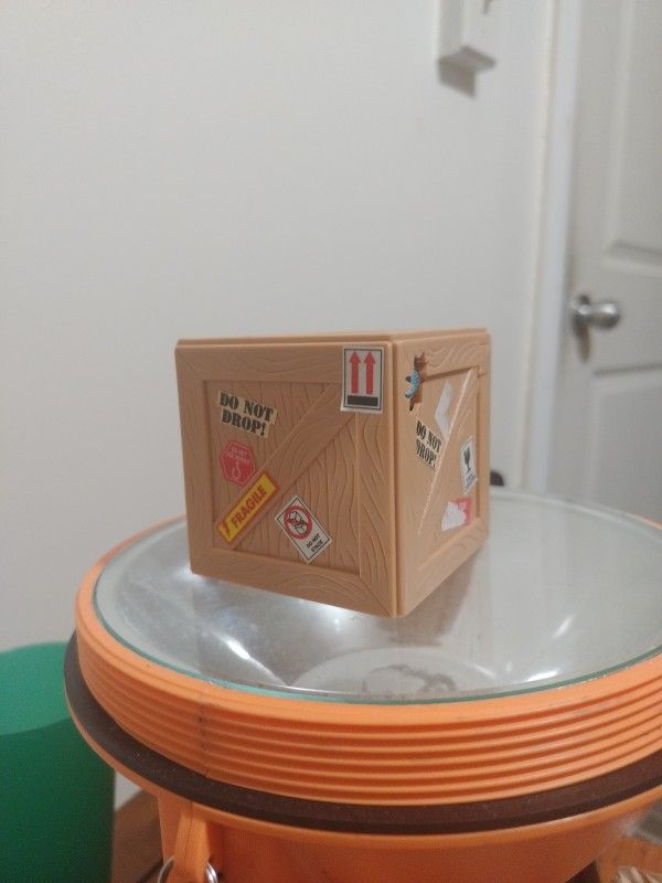 Old School Shaking Banging Vibrating Box With Voice Yelling