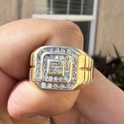 10k GOLD NATURAL DIAMONDS RING 80’s 90’s est. 10-11 size
