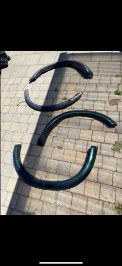 Toyota Tacoma 1999 and 2000 Fenders 