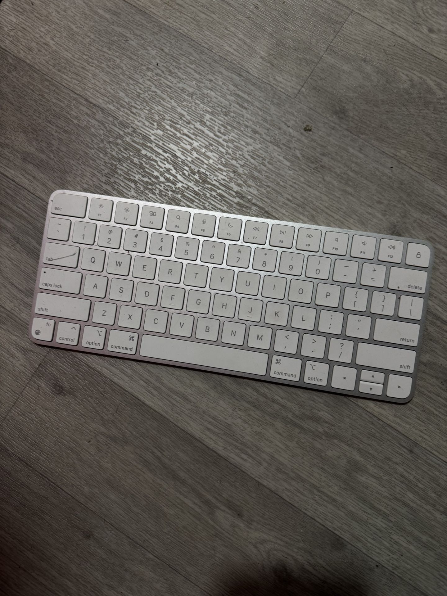 Apple Keyboard