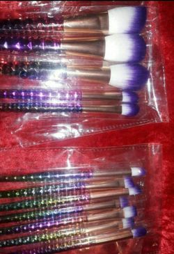 BEAUTIFUL 12 PIECE MAKE-UP BRUSHES NEW $20