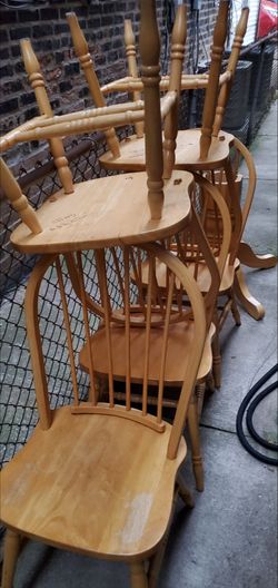 Table and chairs set