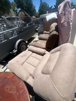 Free twin mattresses and sofa chairs