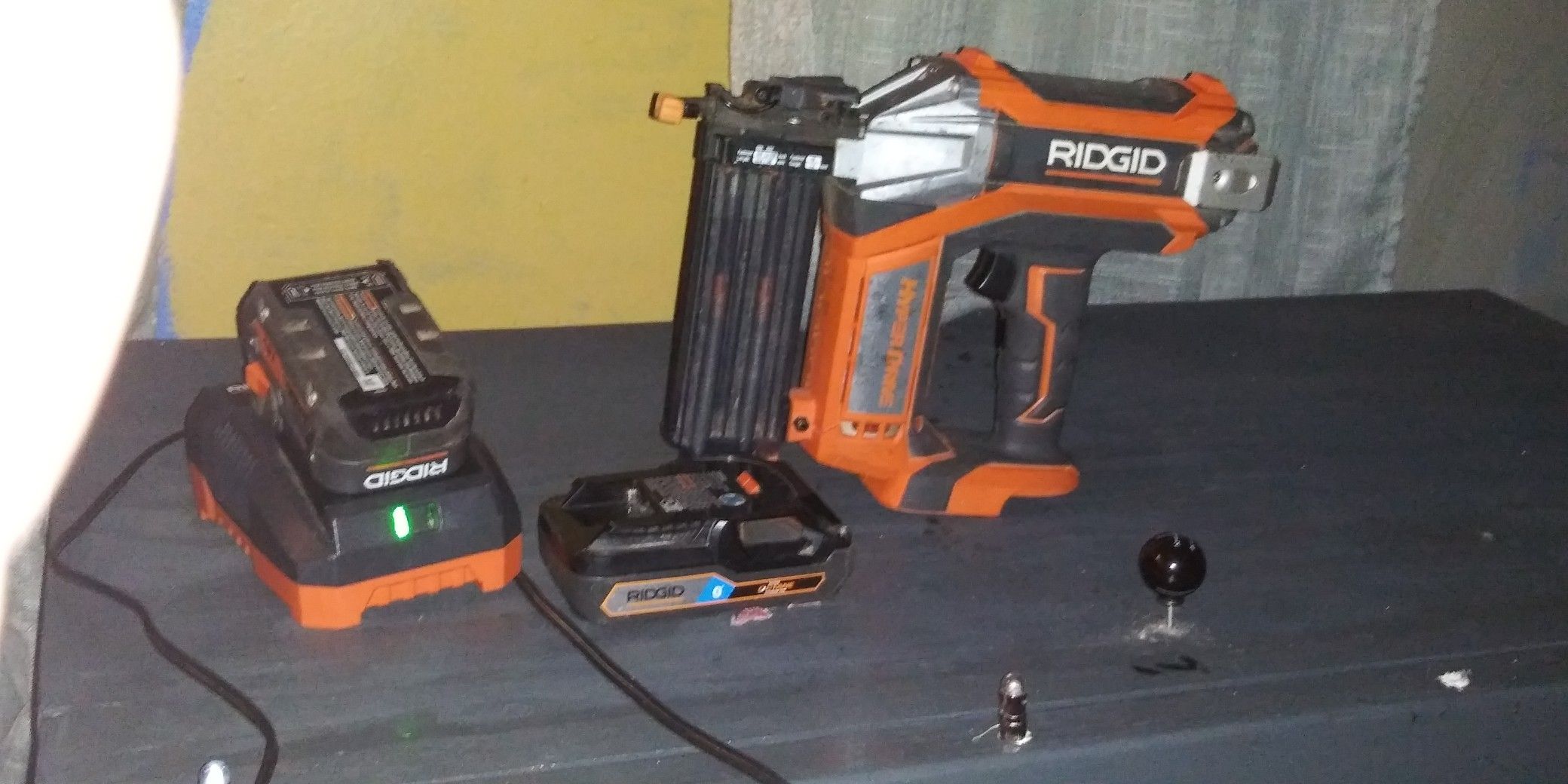 Rigid 18v nail gun